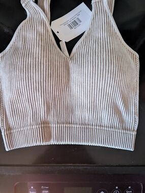 Ribbed V-Neck Sports Bra - Cream With Padding